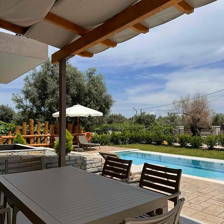 Iris Villas Complex Frinion Bagian luar foto
