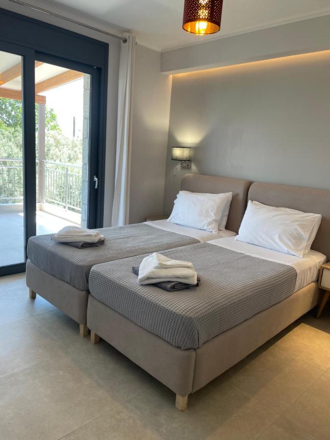Iris Villas Complex Frinion Bagian luar foto