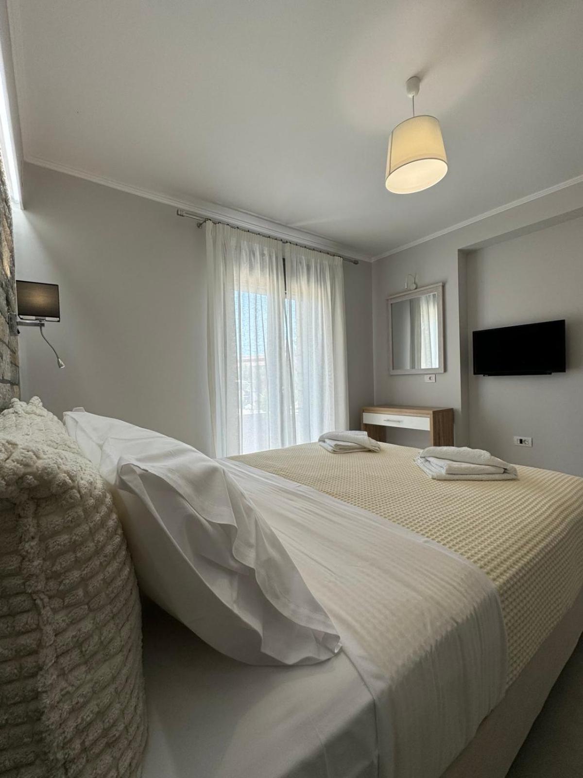 Iris Villas Complex Frinion Bagian luar foto