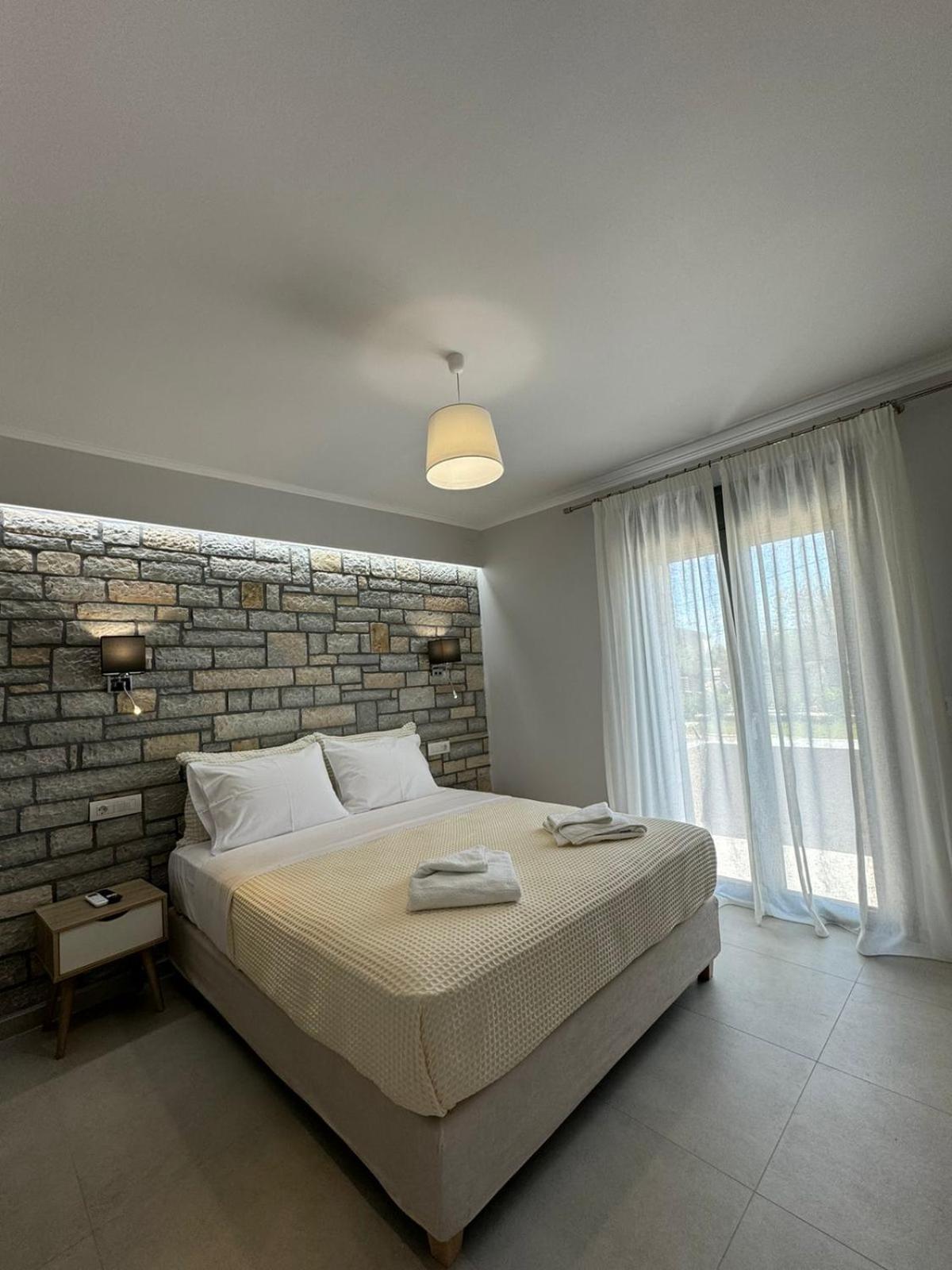 Iris Villas Complex Frinion Bagian luar foto