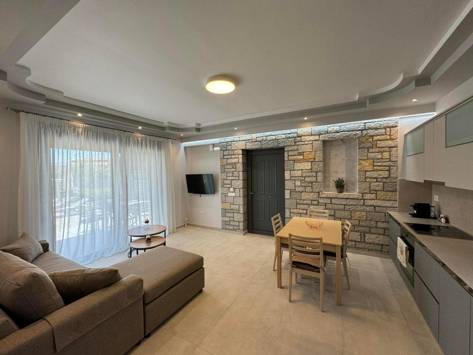 Iris Villas Complex Frinion Bagian luar foto