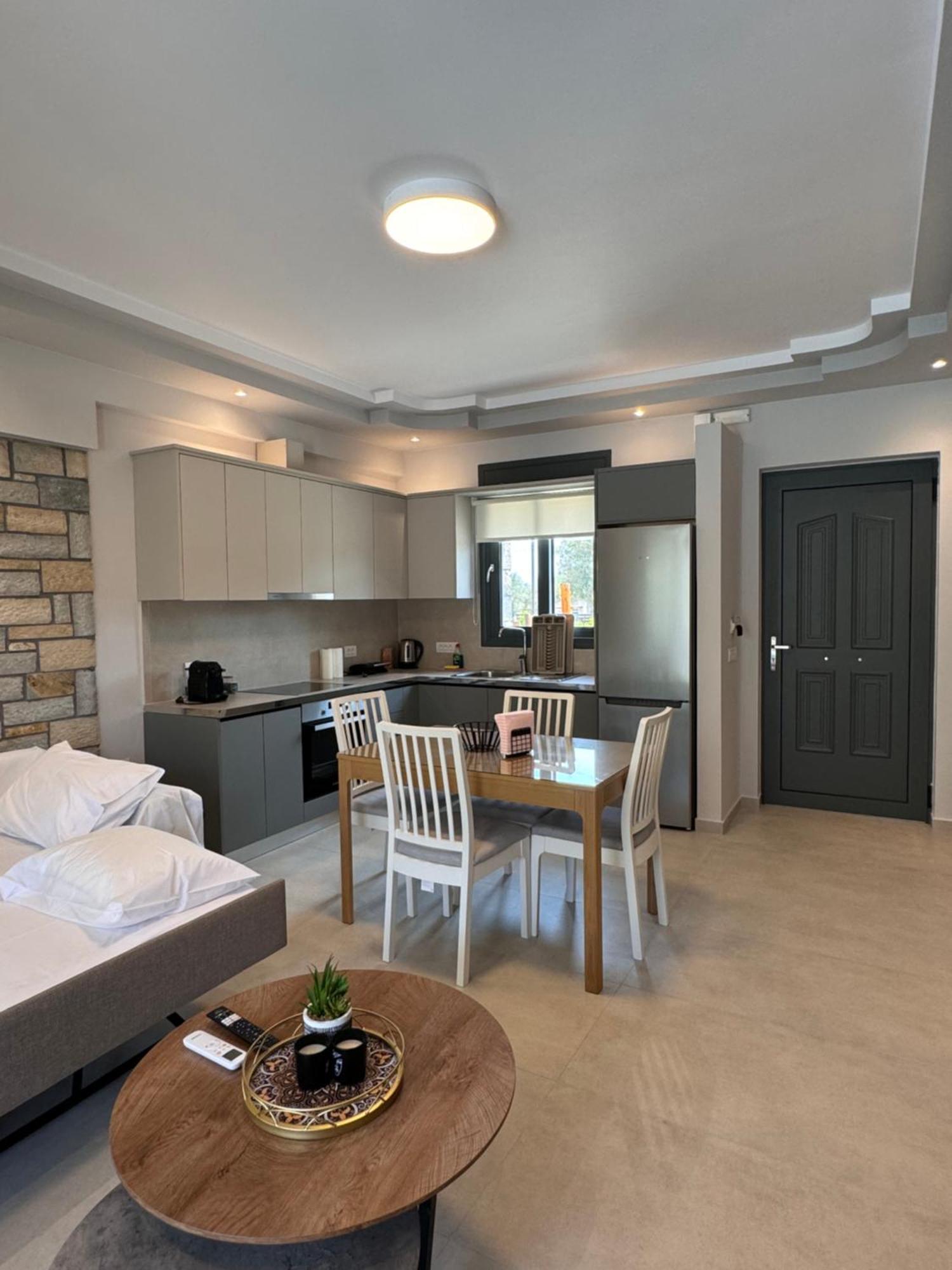Iris Villas Complex Frinion Bagian luar foto
