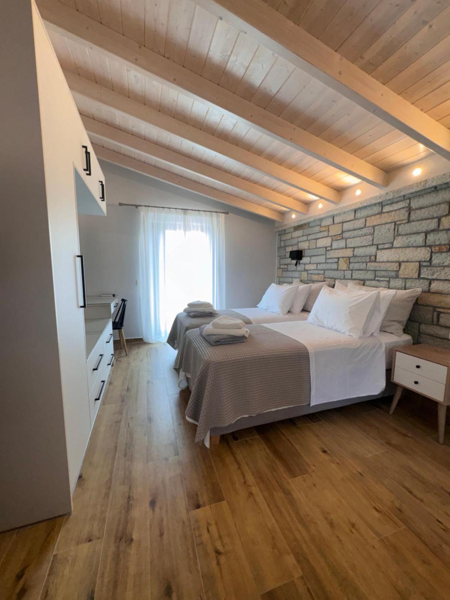 Iris Villas Complex Frinion Bagian luar foto