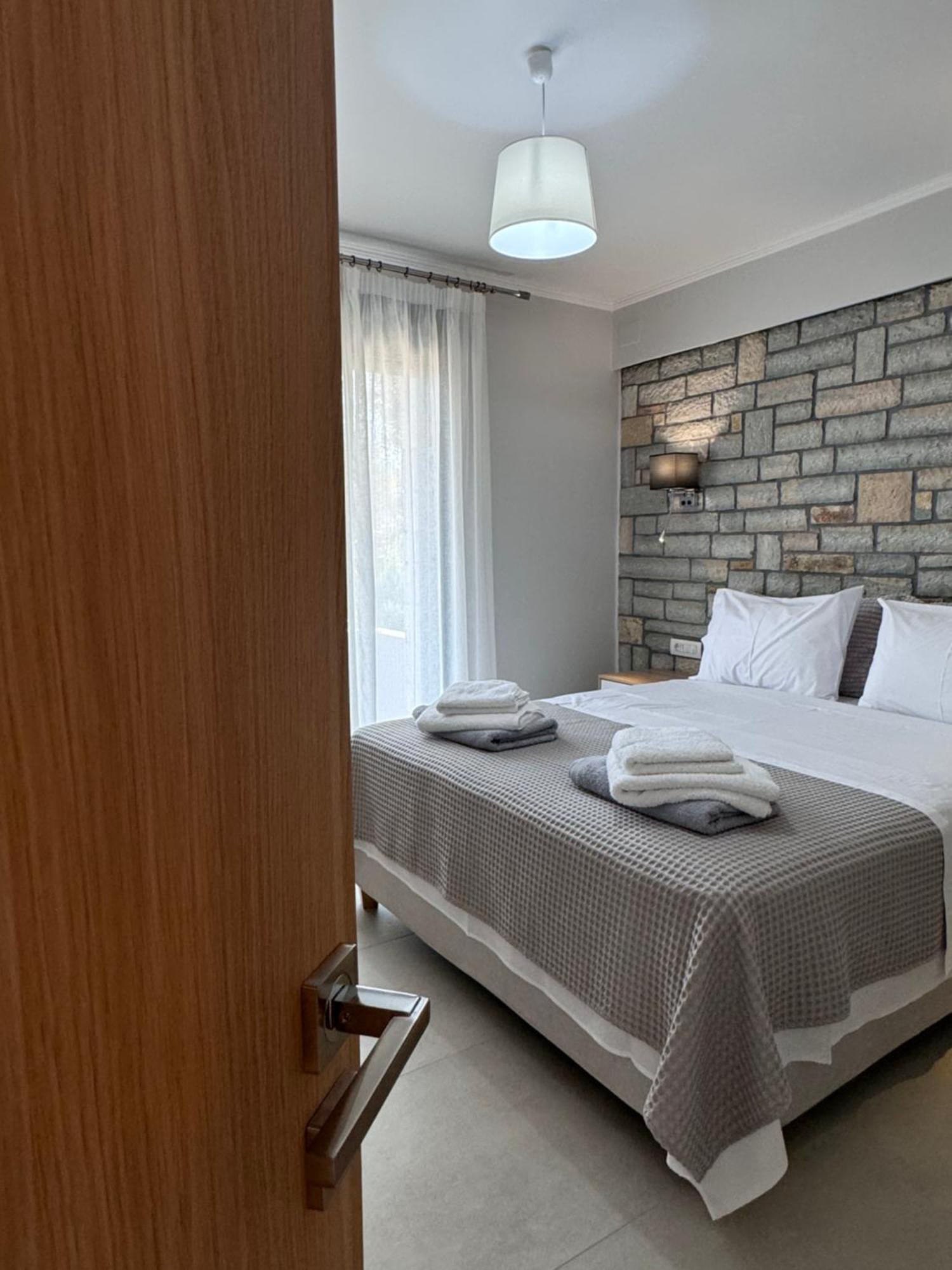 Iris Villas Complex Frinion Bagian luar foto